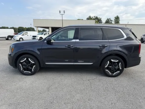 Black 2025 Kia Telluride S for sale in Blytheville, AR
