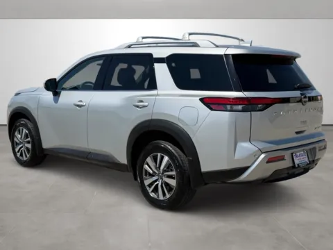 More photos of 2025 Nissan Pathfinder SL at Tri-State Motor Company, AR