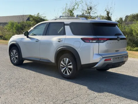 Photos of 2025 Nissan Pathfinder SL for sale in Blytheville, AR at Tri-State Motor Company