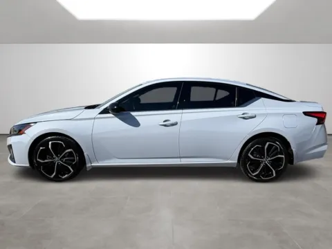 More photos of 2023 Nissan Altima 2.5 SR at Tri-State Motor Company, AR