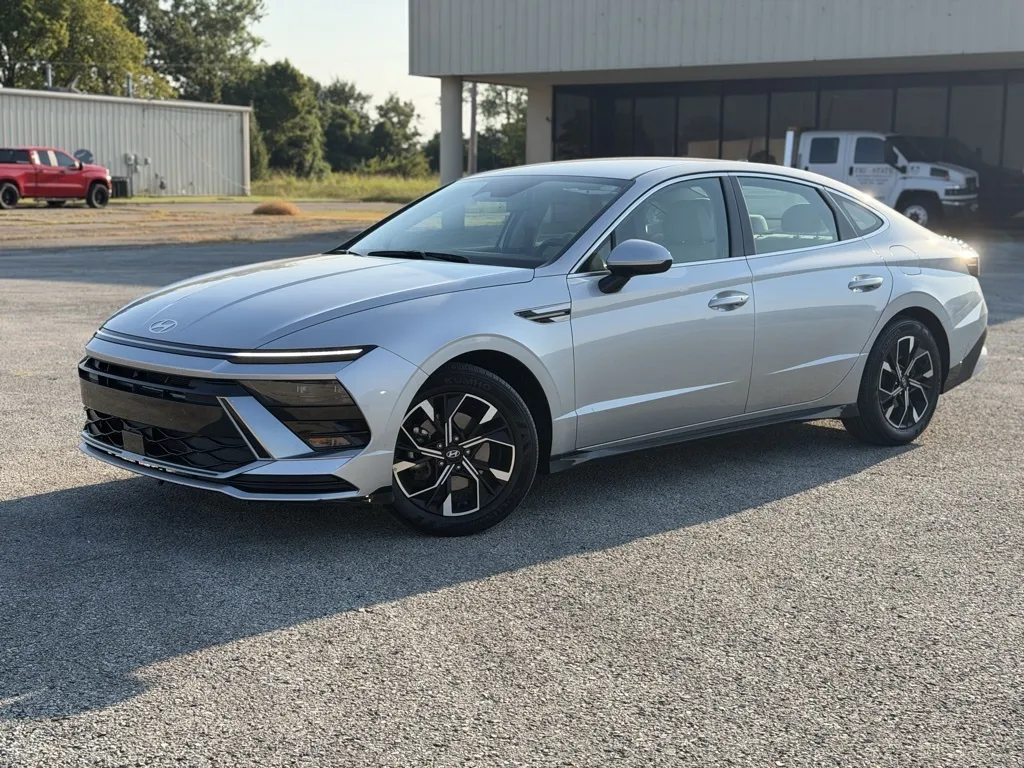 Silver 2025 Hyundai SONATA SEL for sale in Blytheville, AR