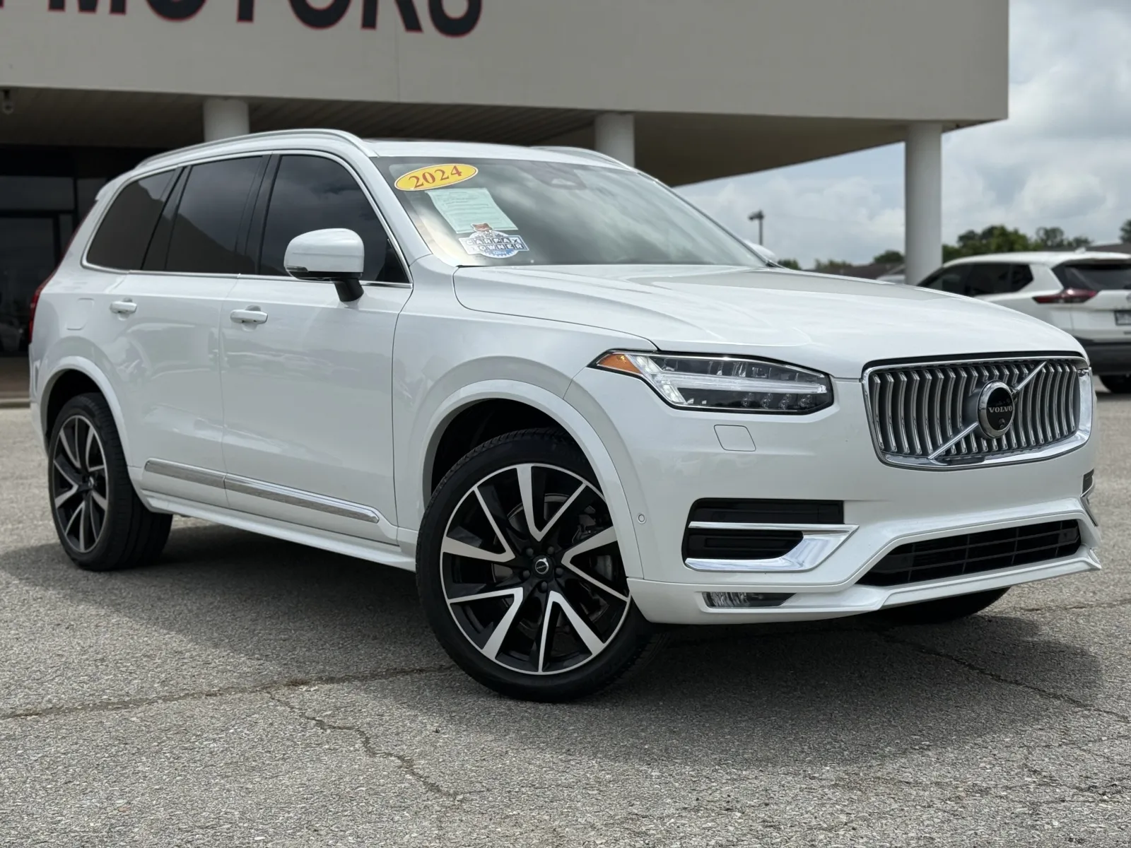 White 2024 Volvo XC90 B6 Ultimate Bright Theme 7P for sale in Blytheville, AR