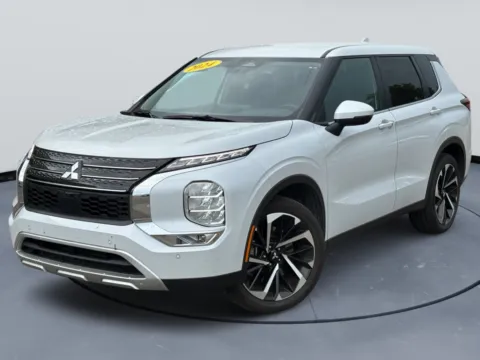 Photos of 2024 Mitsubishi Outlander SE for sale in Blytheville, AR at Tri-State Motor Company
