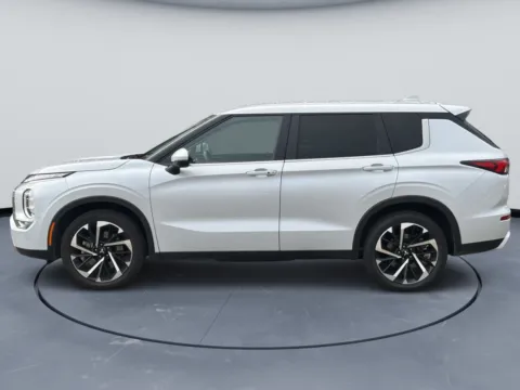 More photos of 2024 Mitsubishi Outlander SE at Tri-State Motor Company, AR