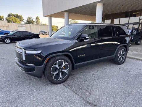 Black 2023 Rivian R1S Adventure for sale in Blytheville, AR
