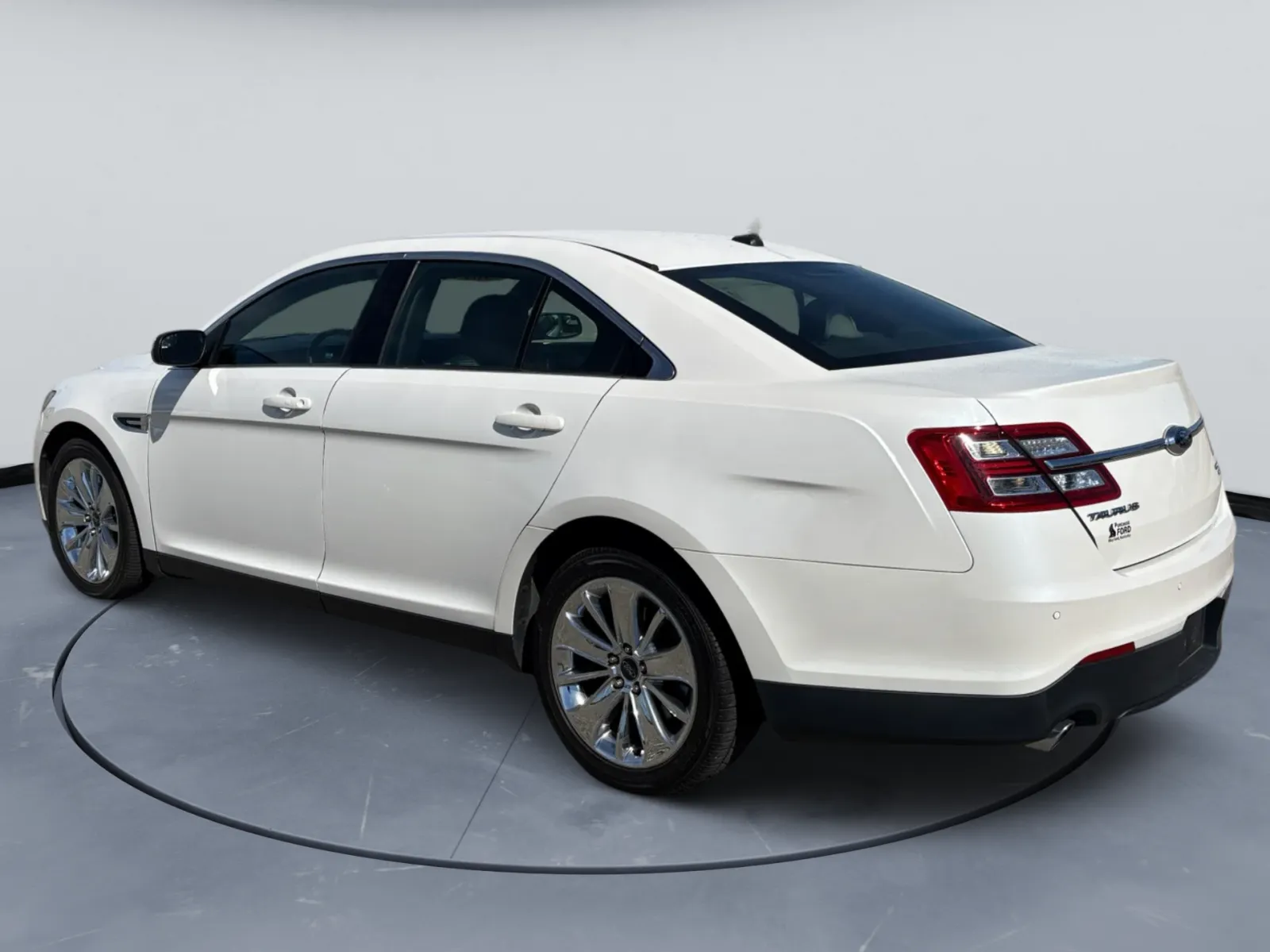 More photos of 2014 Ford Taurus Limited at Tri-State Motor Company, AR