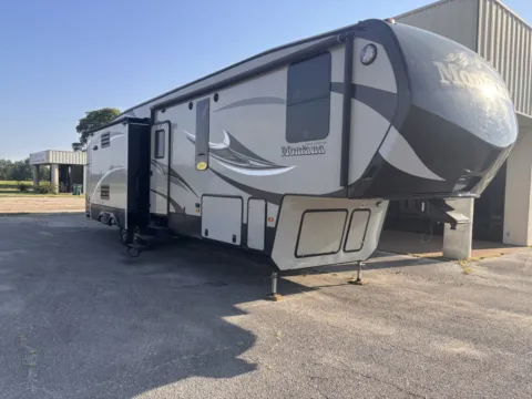 Brown 2015 Keystone Montana for sale in Blytheville, AR
