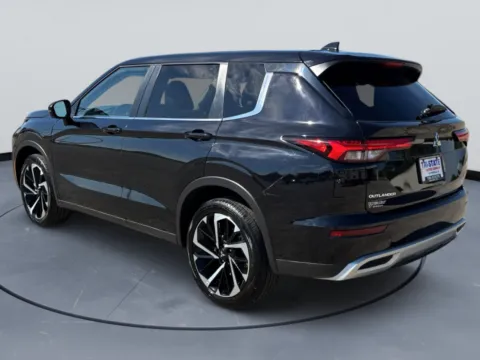 More photos of 2024 Mitsubishi Outlander at Tri-State Motor Company, AR