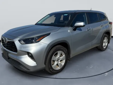 Silver 2023 Toyota Highlander for sale in Blytheville, AR