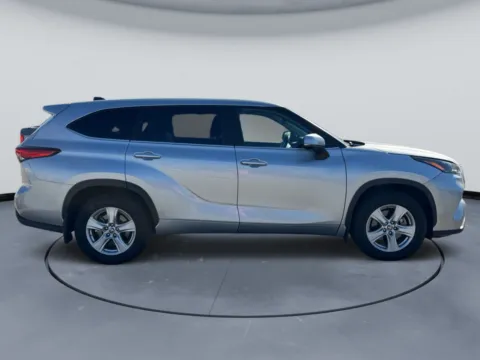 Photos of 2023 Toyota Highlander for sale in Blytheville, AR at Tri-State Motor Company