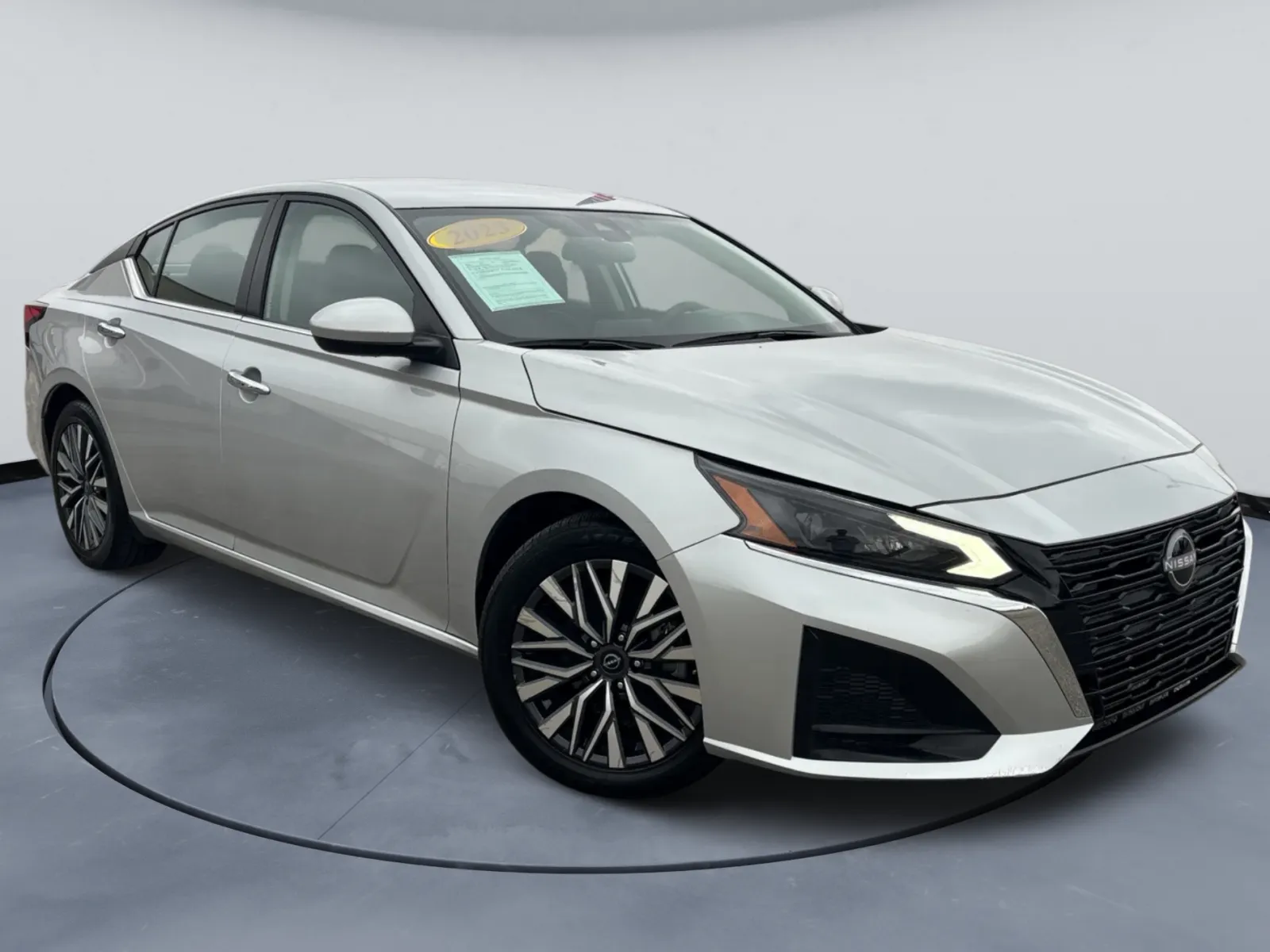 Silver 2023 Nissan Altima 2.5 SV for sale in Blytheville, AR