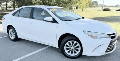 White 2017 Toyota Camry for sale in Blytheville, AR