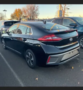 Photos of 2017 Hyundai Ioniq Hybrid SEL Hatchback 4D for sale in Elkridge, MD at Bumble Auto - Elkridge