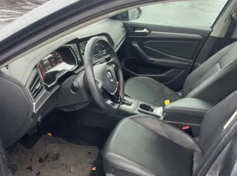 More photos of 2020 Volkswagen Jetta 1.4T SE Sedan 4D at Bumble Auto - Elkridge, MD