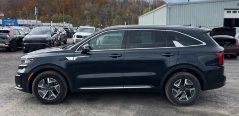 Photos of 2021 Kia Sorento Hybrid EX Sport Utility 4D for sale in Elkridge, MD at Bumble Auto - Elkridge