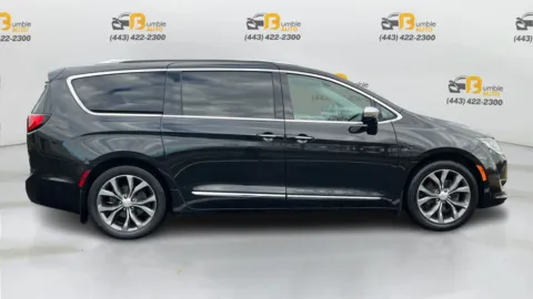 More photos of 2017 Chrysler Pacifica Limited Minivan 4D at Bumble Auto - Elkridge, MD