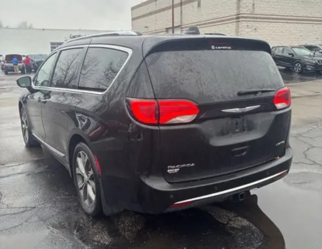 More photos of 2017 Chrysler Pacifica Limited Minivan 4D at Bumble Auto - Elkridge, MD