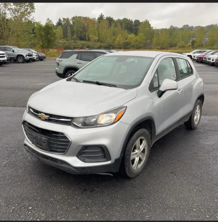 2018 Chevrolet Trax LS's photo
