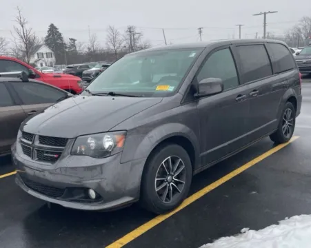 Gray 2018 Dodge Grand Caravan Passenger SXT Minivan 4D for sale in Elkridge, MD