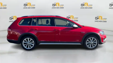 More photos of 2018 Volkswagen Golf Alltrack TSI SE Wagon 4D at Bumble Auto - Elkridge, MD