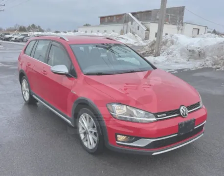 More photos of 2018 Volkswagen Golf Alltrack TSI SE Wagon 4D at Bumble Auto - Elkridge, MD