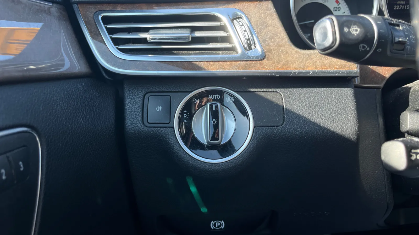 Mercedes-Benz E-Class photo 19