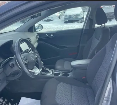 More photos of 2019 Hyundai Ioniq Plug-in Hybrid Hatchback 4D at Bumble Auto - Elkridge, MD