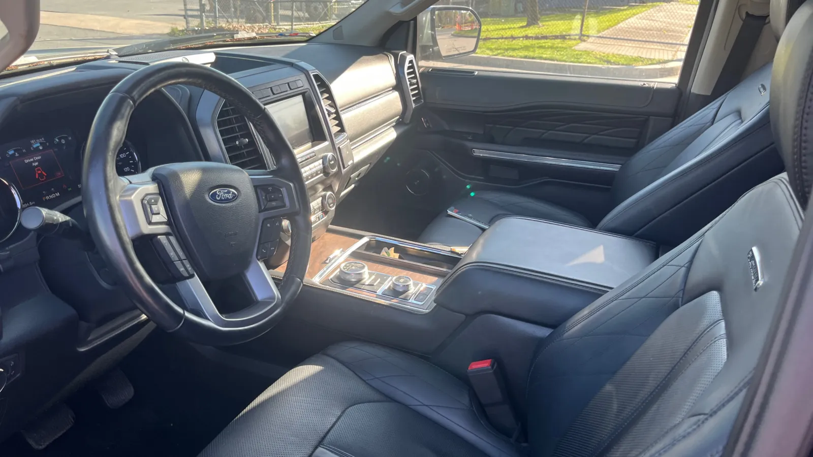 Ford Expedition photo 14