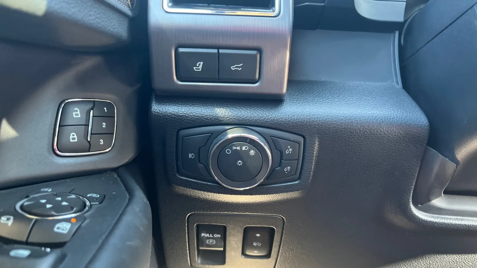 Ford Expedition photo 18