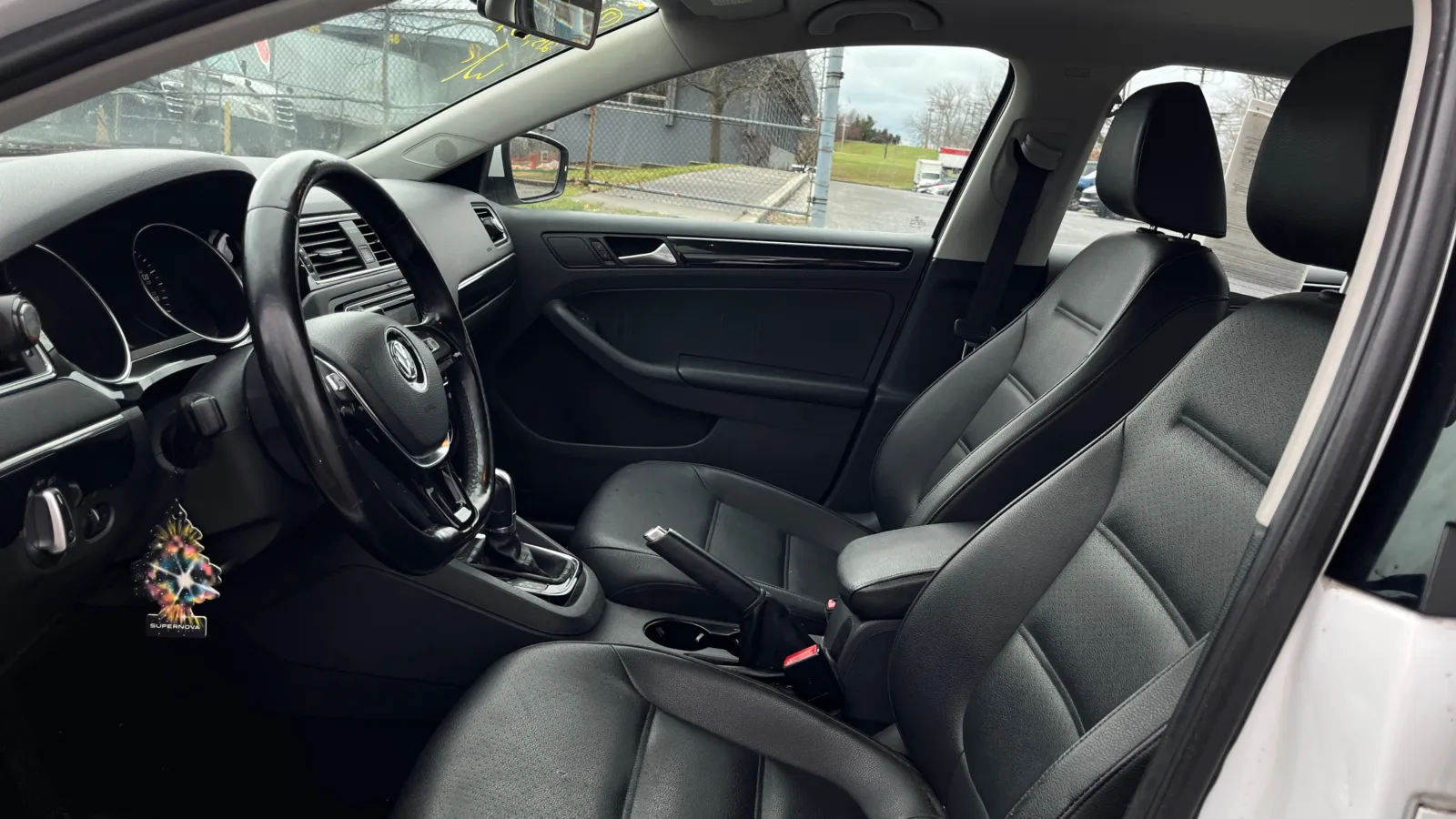 Volkswagen Jetta photo 9
