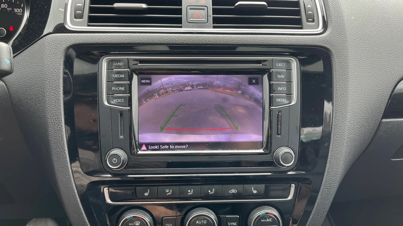 Volkswagen Jetta photo 22