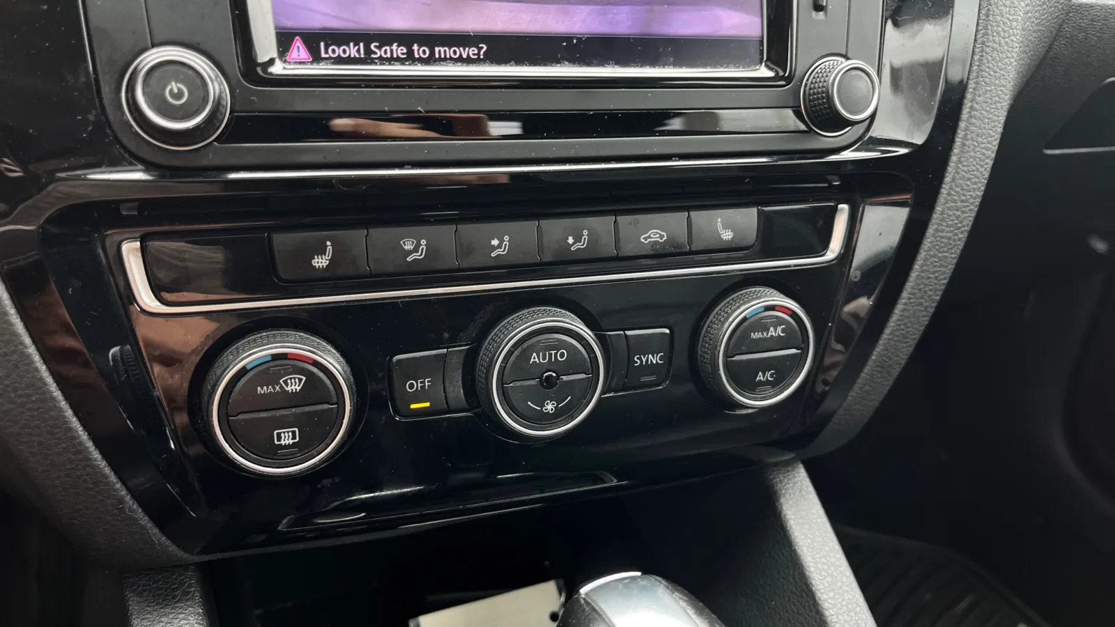 Volkswagen Jetta photo 23