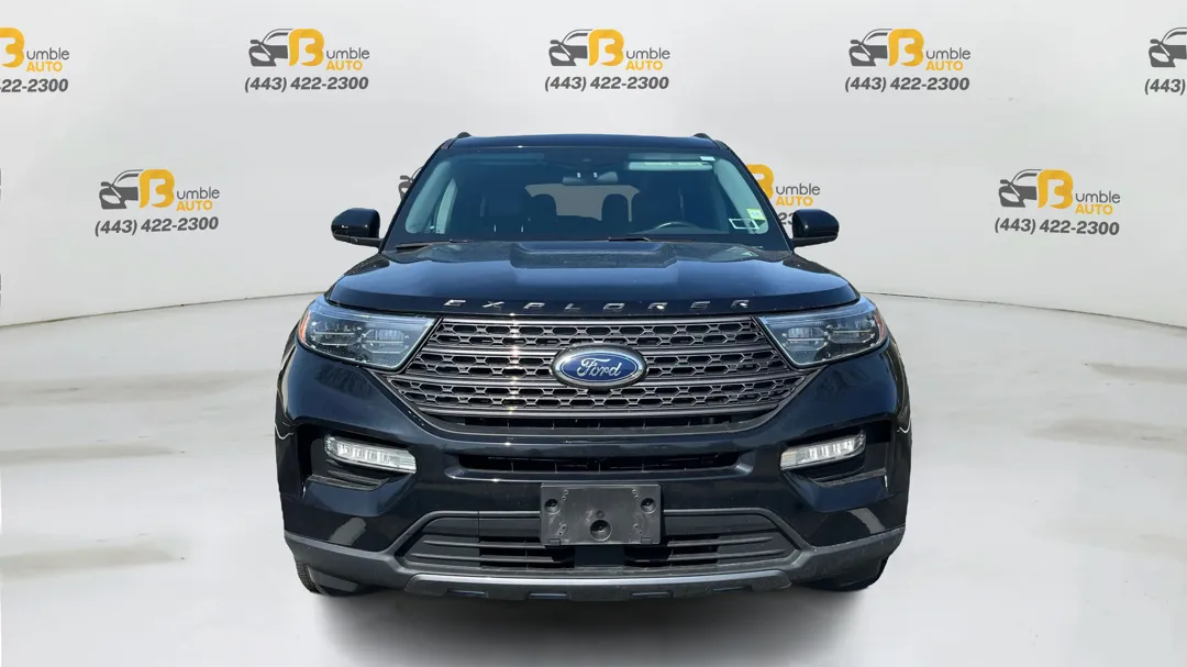 Ford Explorer photo 2