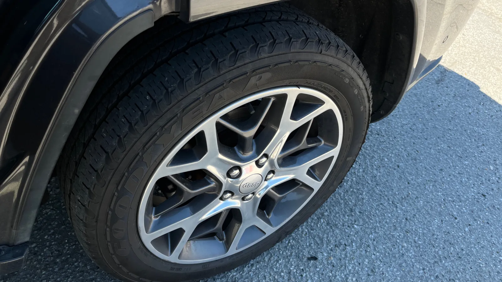 Jeep Grand Cherokee photo 14