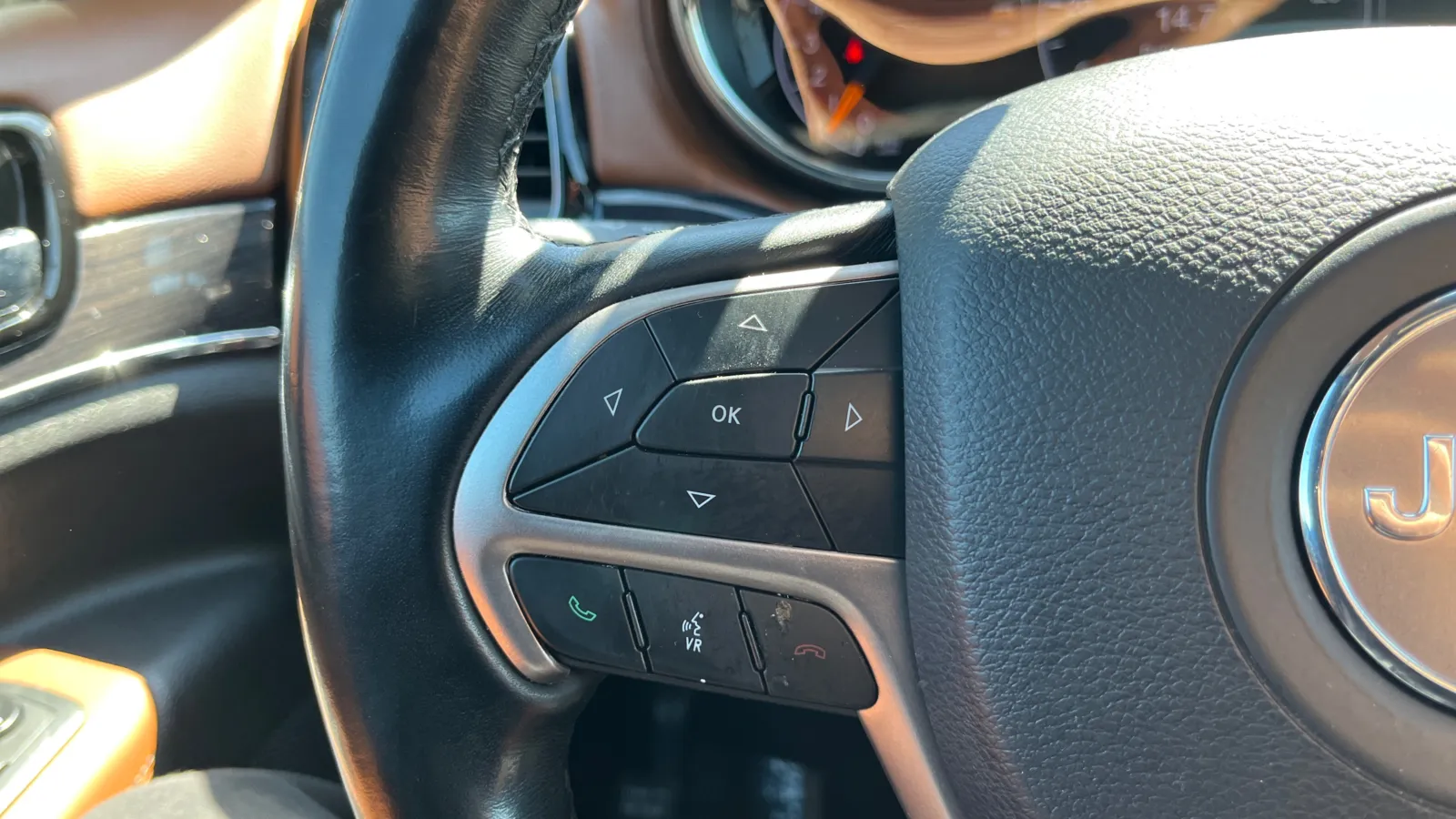 Jeep Grand Cherokee photo 26