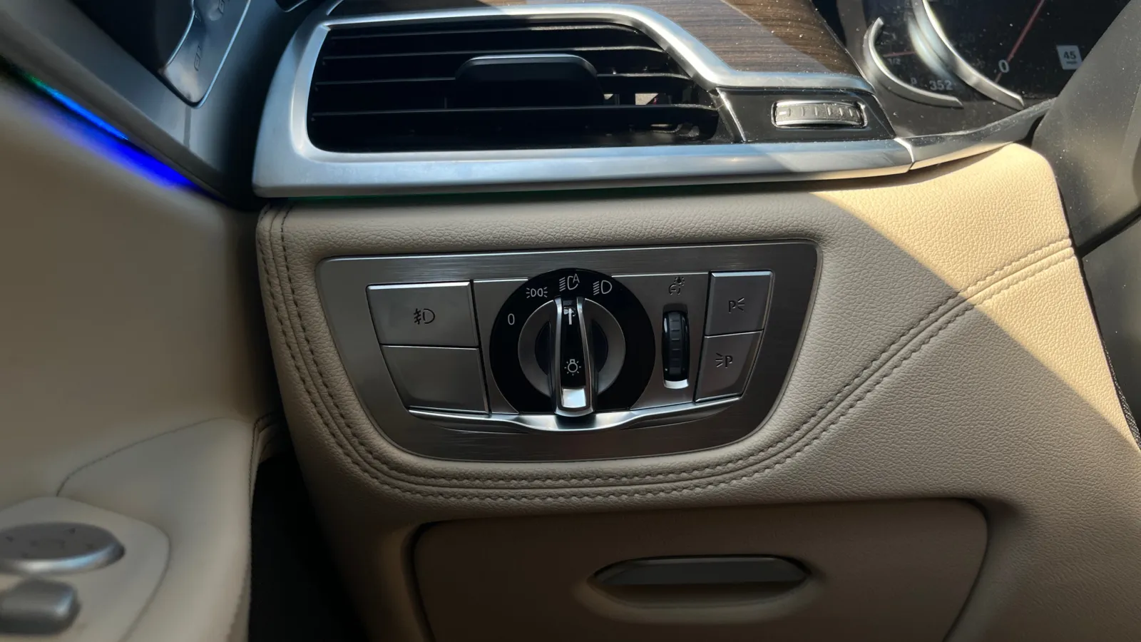 2017 BMW 7 Series 740i - Photo 21