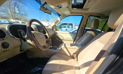 More photos of 2007 Ford Explorer Sport Trac Limited Sport Utility Pickup 4D at Bumble Auto - Elkridge, MD