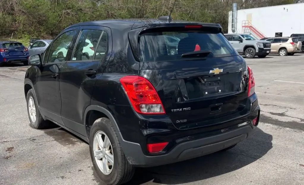 Chevrolet Trax photo 2