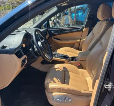 More photos of 2018 Porsche Macan Sport Utility 4D at Bumble Auto - Elkridge, MD