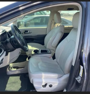 Another view of 2021 Chrysler Pacifica Hybrid Touring L Van 4D for sale in Elkridge, MD at Bumble Auto - Elkridge