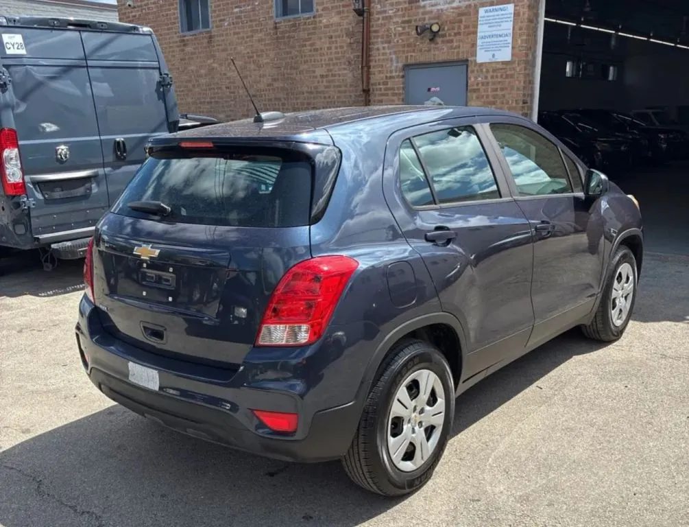 Chevrolet Trax photo 3
