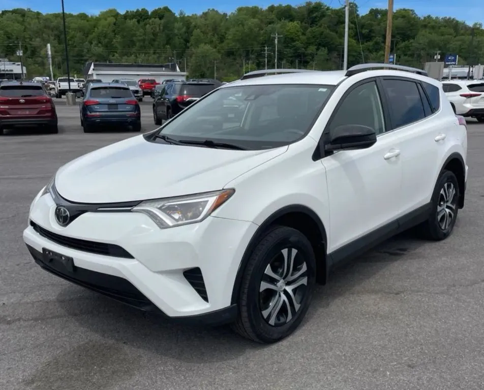White 2018 Toyota RAV4 LE Sport Utility 4D for sale in Elkridge, MD
