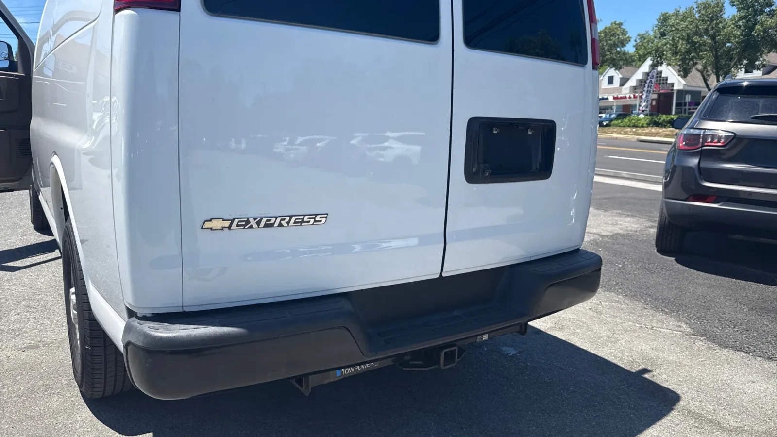 Chevrolet Express photo 13