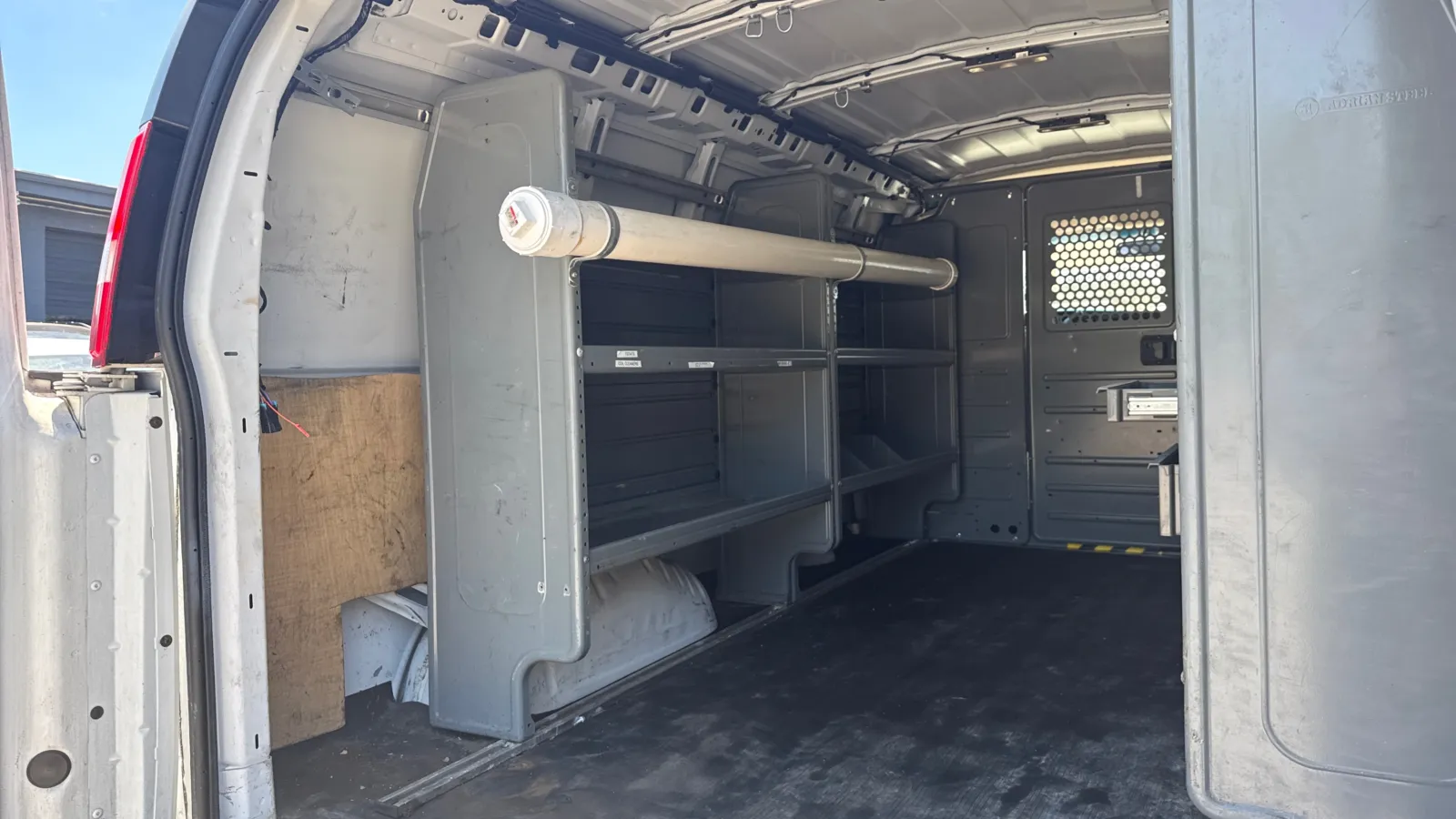 Chevrolet Express photo 14