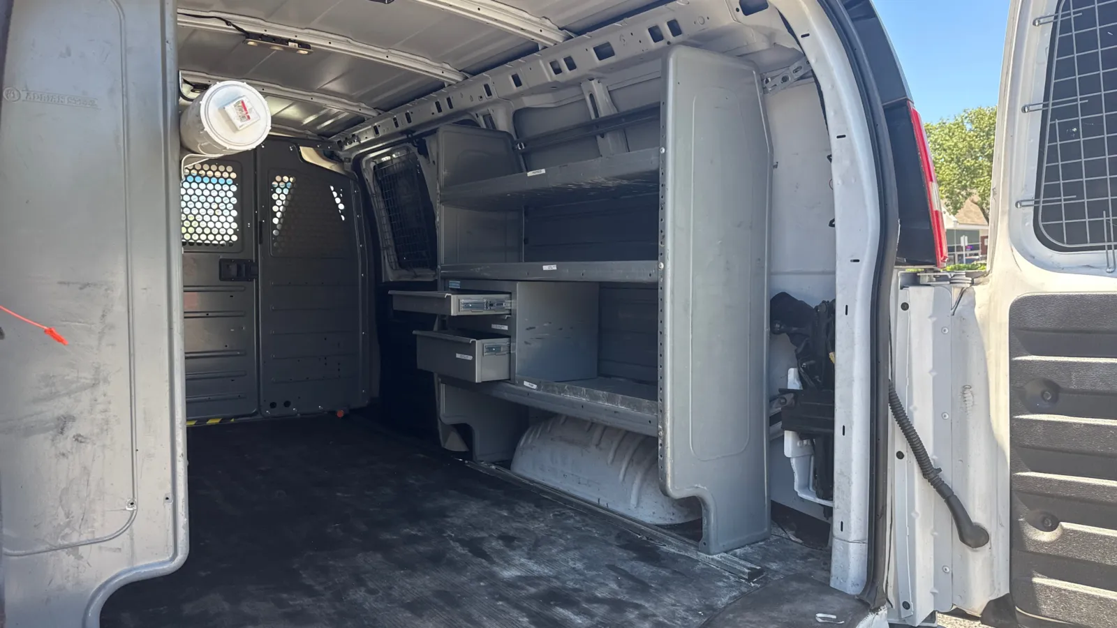 Chevrolet Express photo 17
