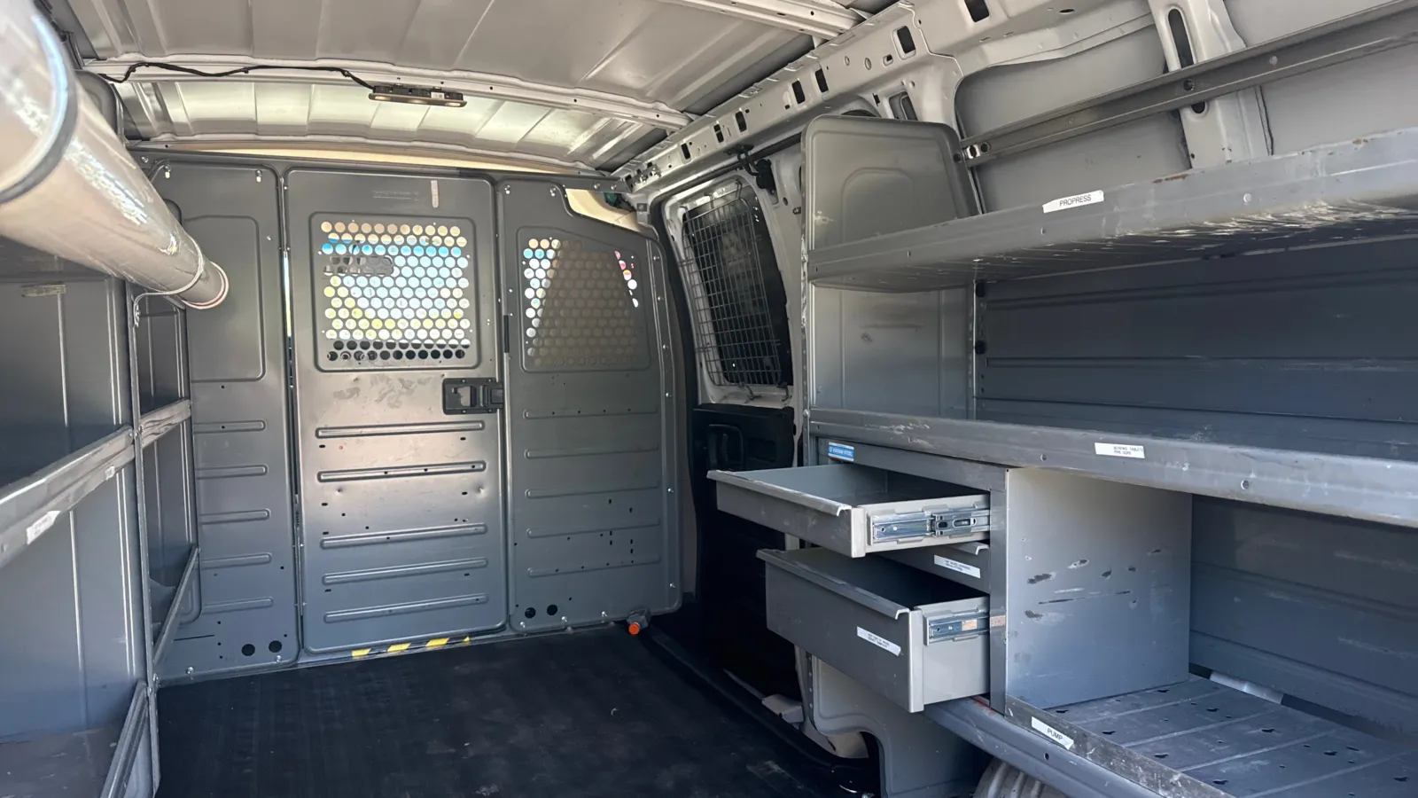 Chevrolet Express photo 18