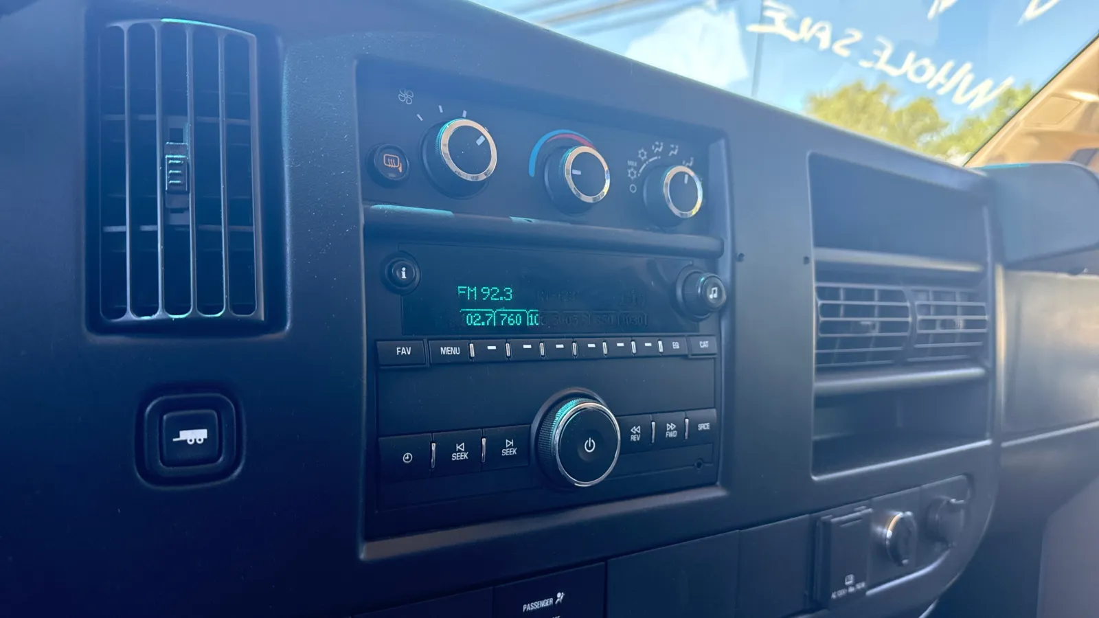 Chevrolet Express photo 19