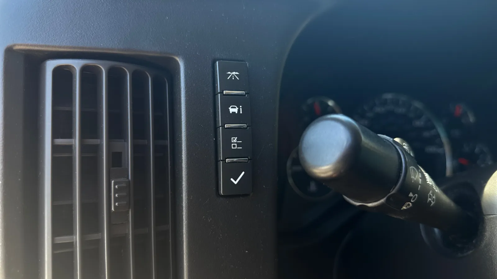 Chevrolet Express photo 23