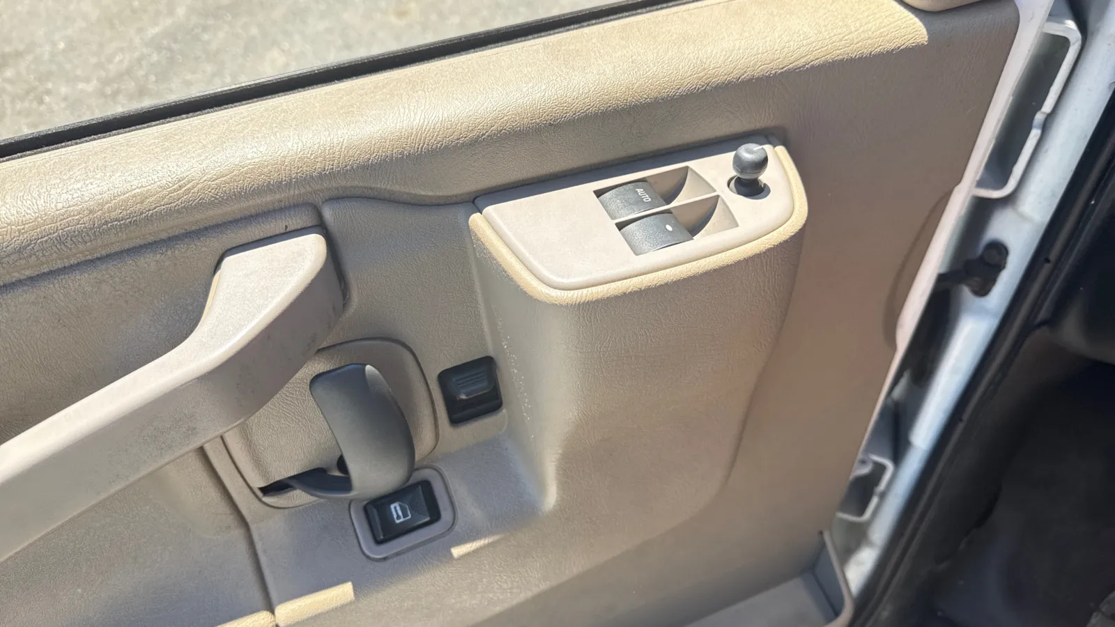 Chevrolet Express photo 20