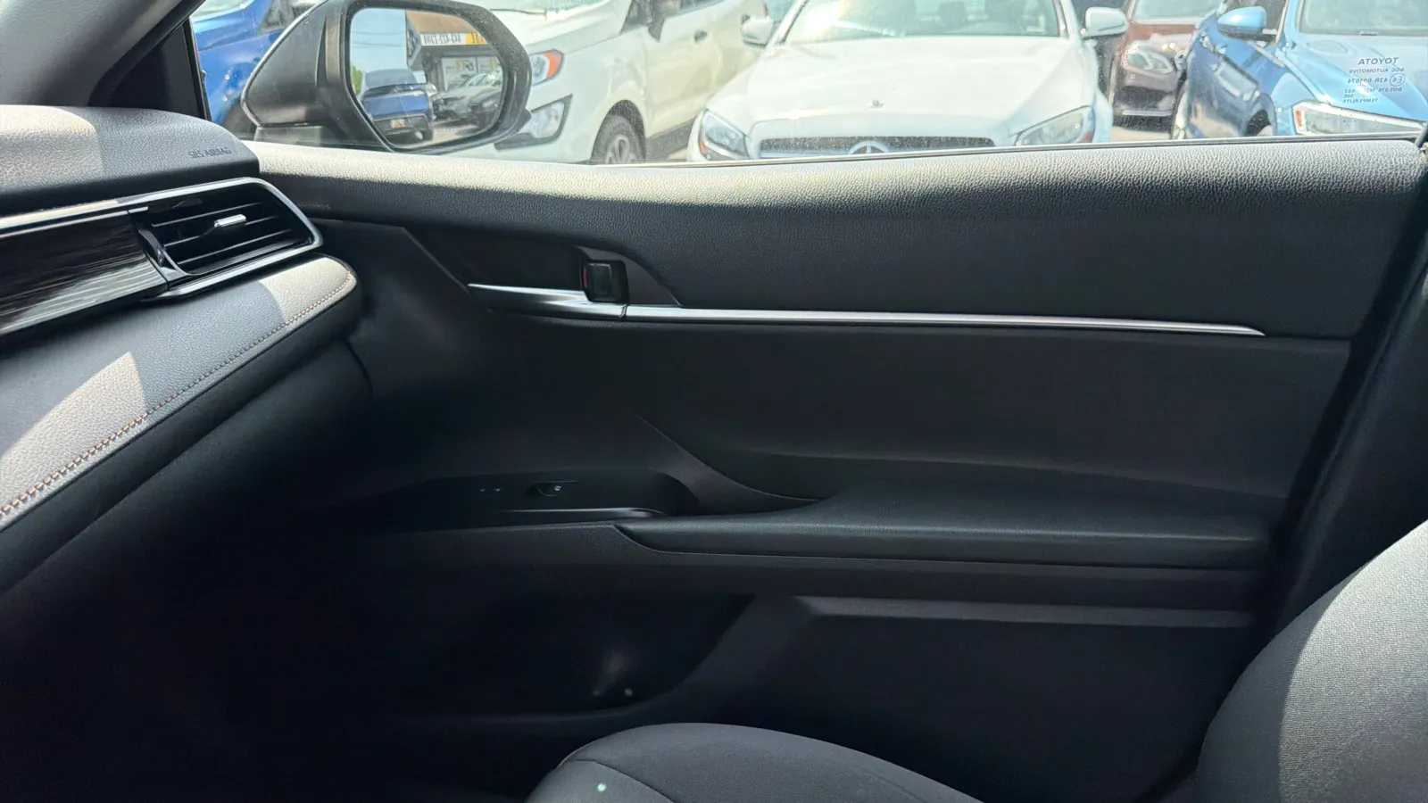 Toyota Camry photo 19
